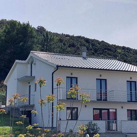 Holiday Apartments Cecilija Supetarska Draga Εξωτερικό φωτογραφία