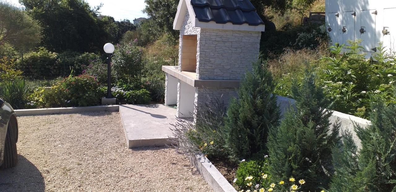 Holiday Apartments Cecilija Supetarska Draga Εξωτερικό φωτογραφία