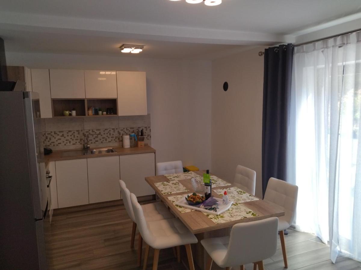 Holiday Apartments Cecilija Supetarska Draga Εξωτερικό φωτογραφία
