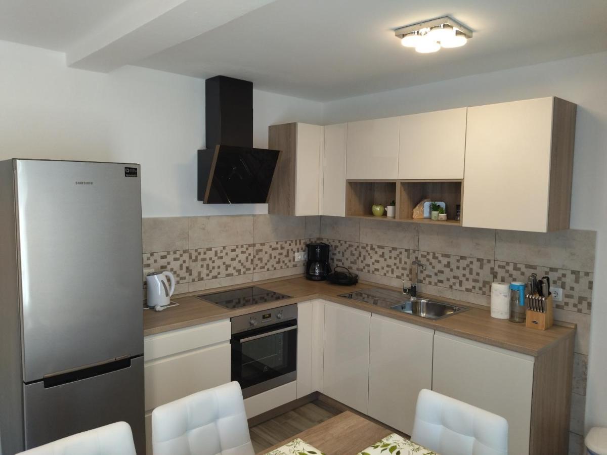 Holiday Apartments Cecilija Supetarska Draga Εξωτερικό φωτογραφία