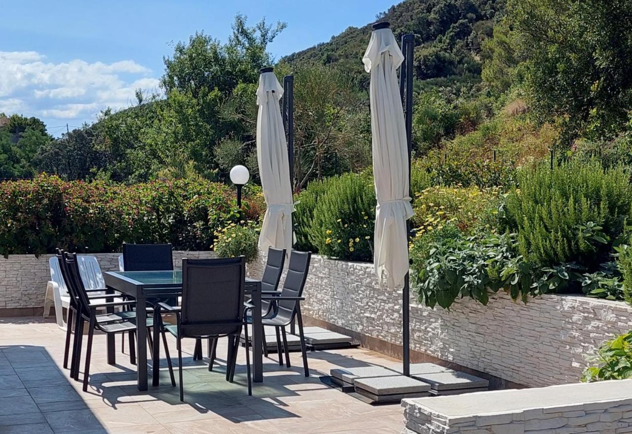 Holiday Apartments Cecilija Supetarska Draga Εξωτερικό φωτογραφία