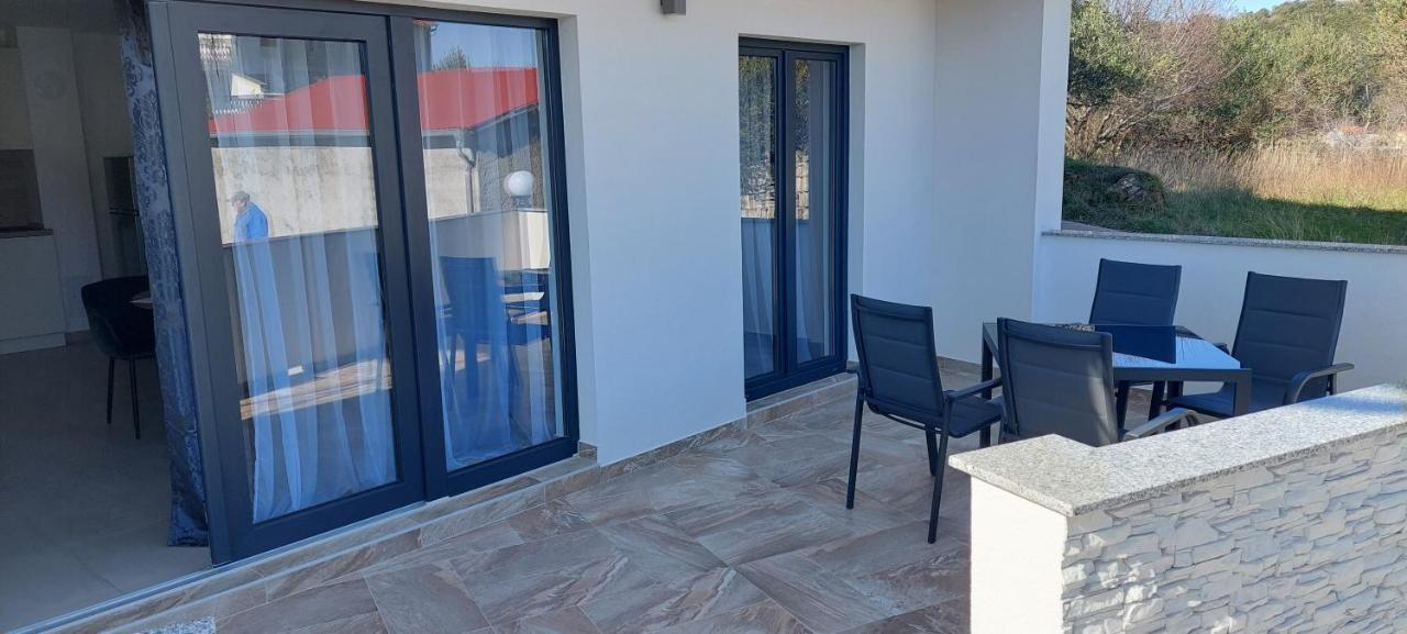 Holiday Apartments Cecilija Supetarska Draga Εξωτερικό φωτογραφία