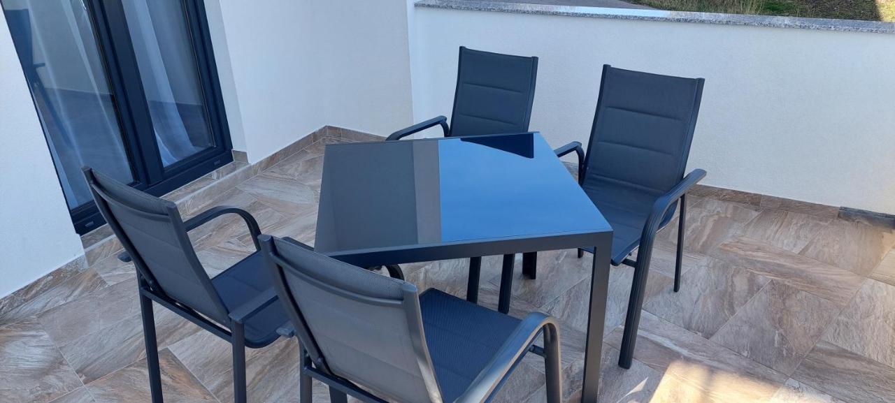 Holiday Apartments Cecilija Supetarska Draga Εξωτερικό φωτογραφία