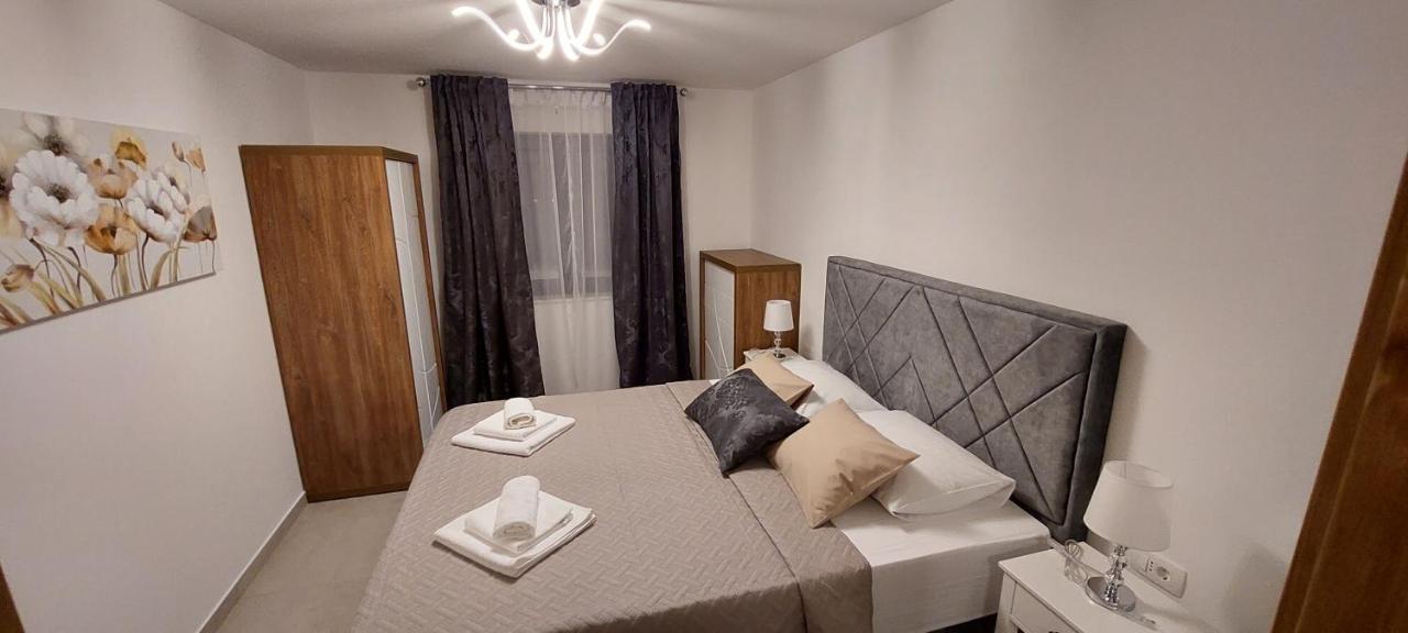 Holiday Apartments Cecilija Supetarska Draga Εξωτερικό φωτογραφία