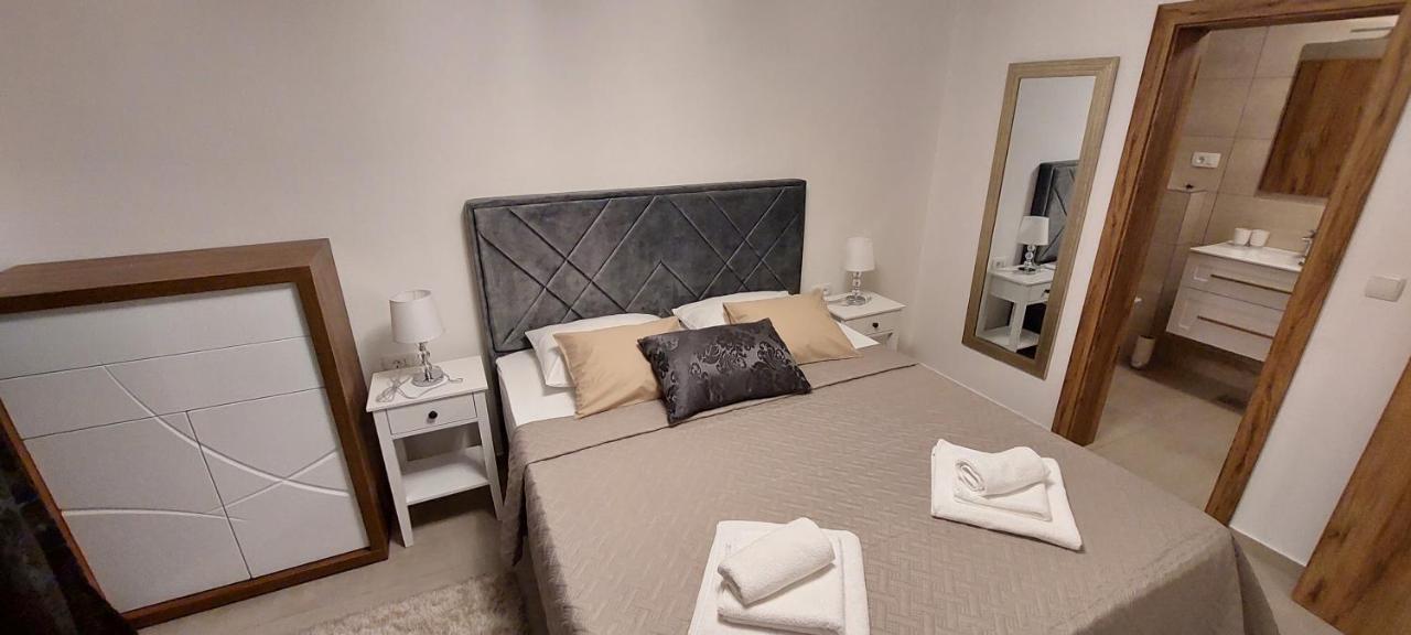 Holiday Apartments Cecilija Supetarska Draga Εξωτερικό φωτογραφία