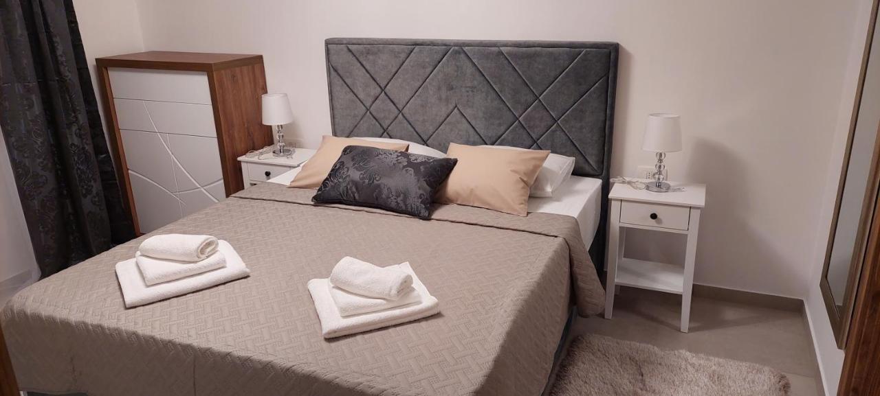 Holiday Apartments Cecilija Supetarska Draga Εξωτερικό φωτογραφία
