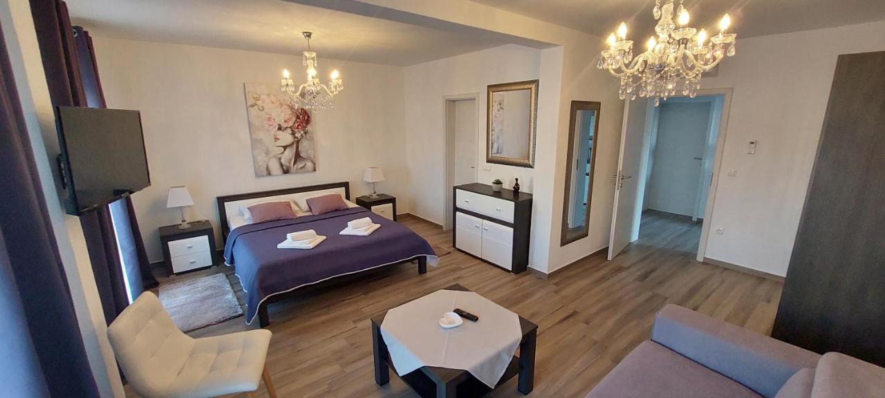 Holiday Apartments Cecilija Supetarska Draga Εξωτερικό φωτογραφία