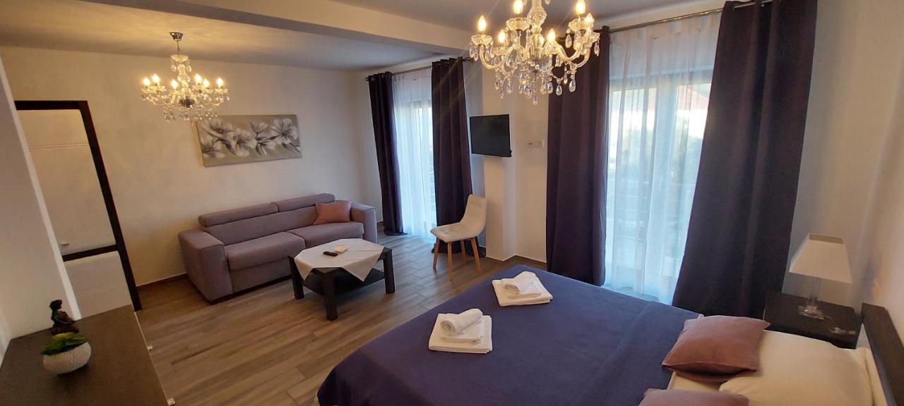 Holiday Apartments Cecilija Supetarska Draga Εξωτερικό φωτογραφία