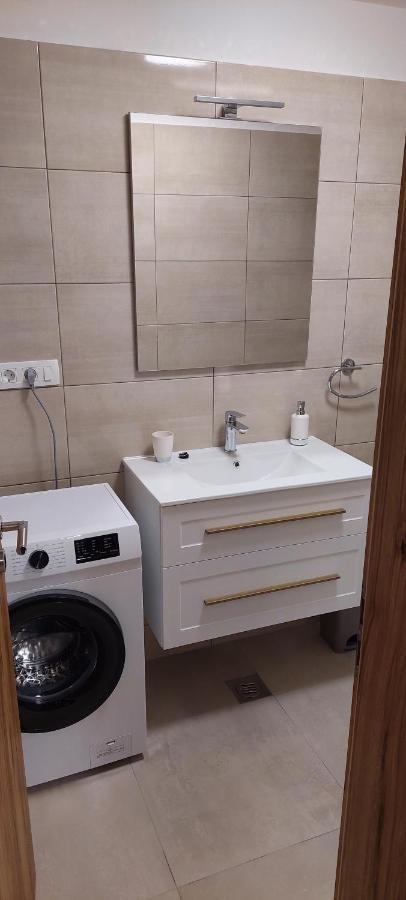 Holiday Apartments Cecilija Supetarska Draga Εξωτερικό φωτογραφία